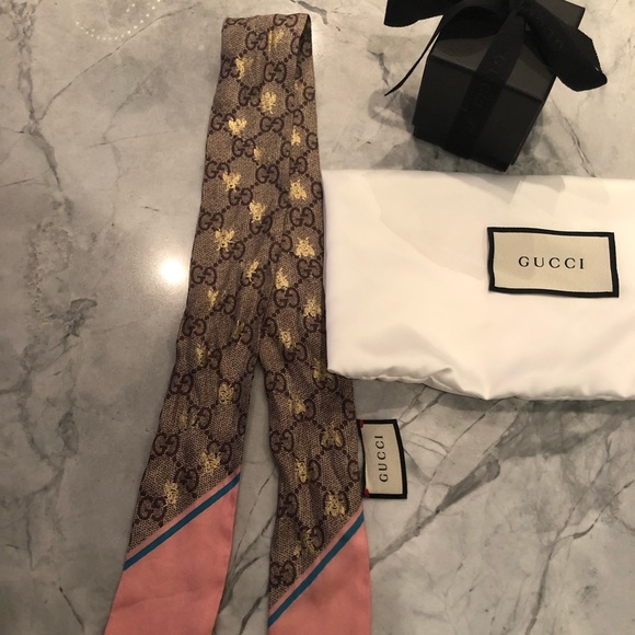 Gucci Logo silk scarf limited edition - Picture 2 of 2